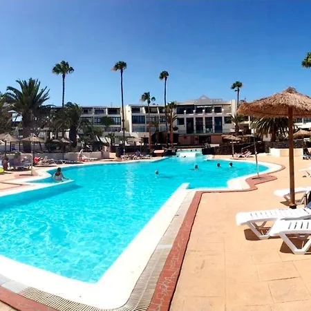 Hébergement de vacances Casa Lumar With Terrace, Ac , Wi-fi And Pool Costa Teguise
